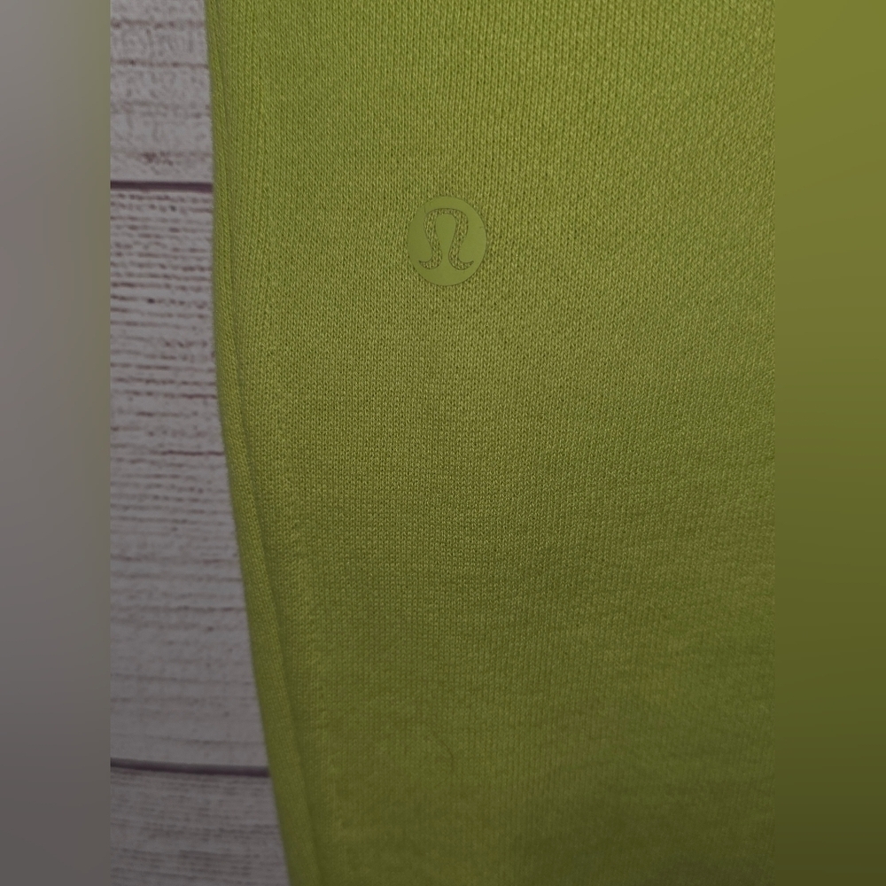 NWT Lululemon Size 8 Scuba High Rise Jogger Wasabi Green - Picture 3 of 5